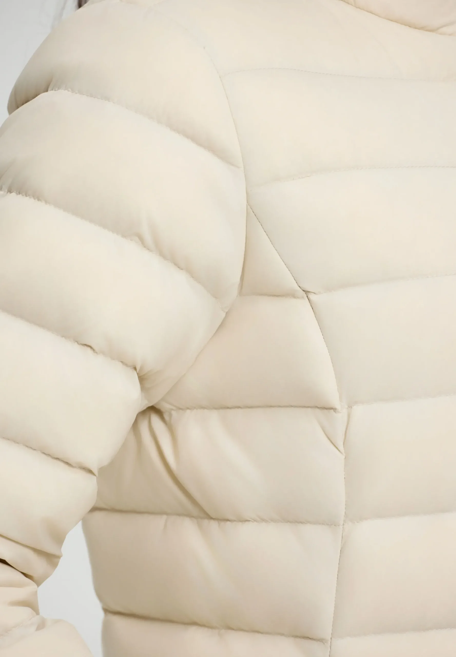 Outlet Haain Ulkoilutakit